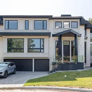 Luxury 6 Bedrooms With Spacious Indoor Villa Toronto