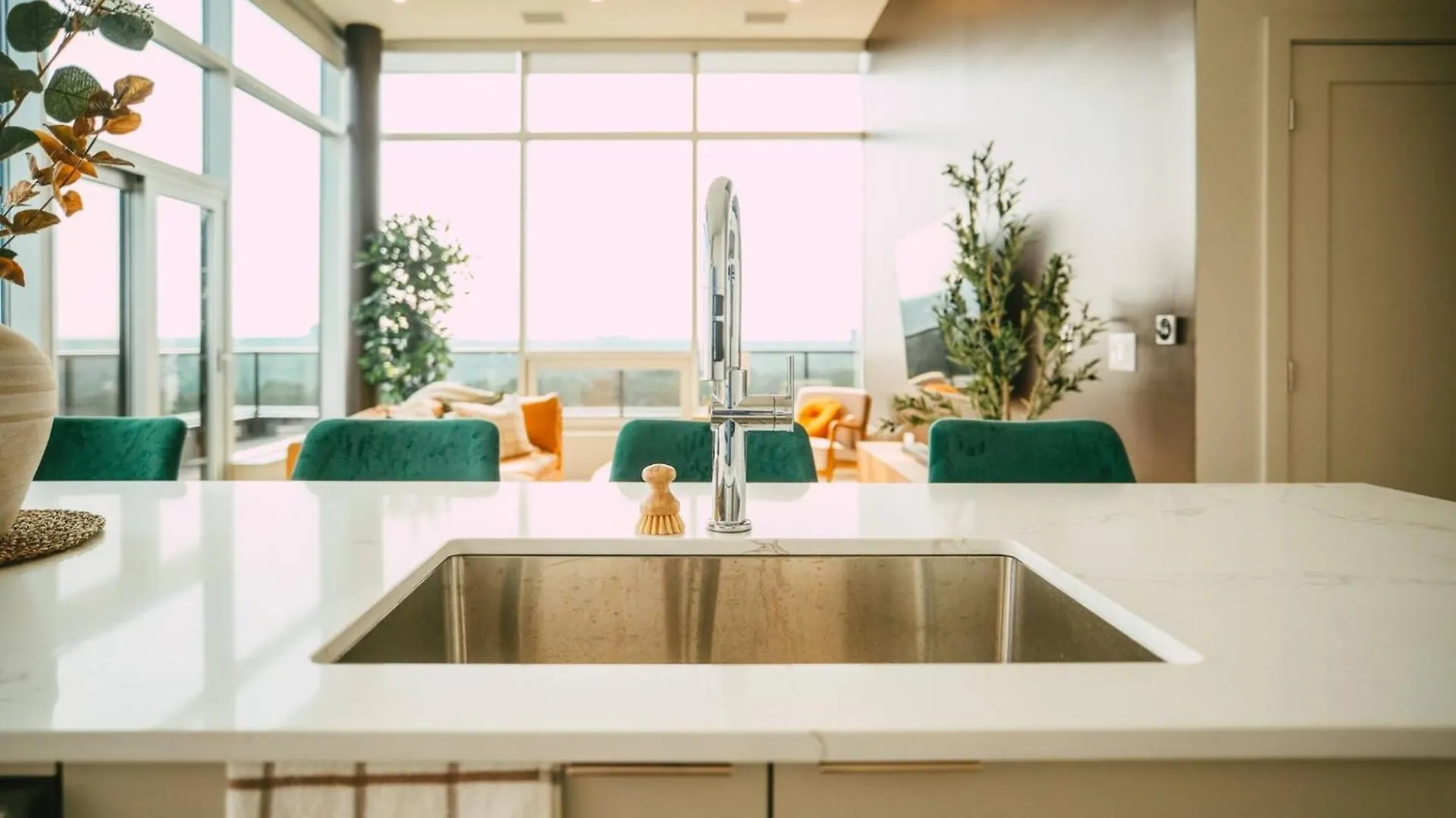 New - Luxury 2Br Penthouse Apt In Central Halifax 0*,  Kanada